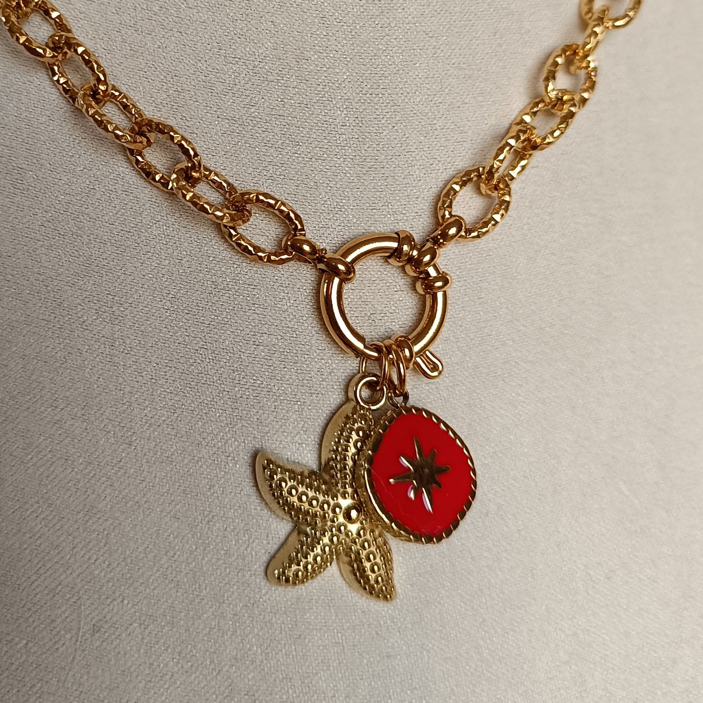Collier Delta