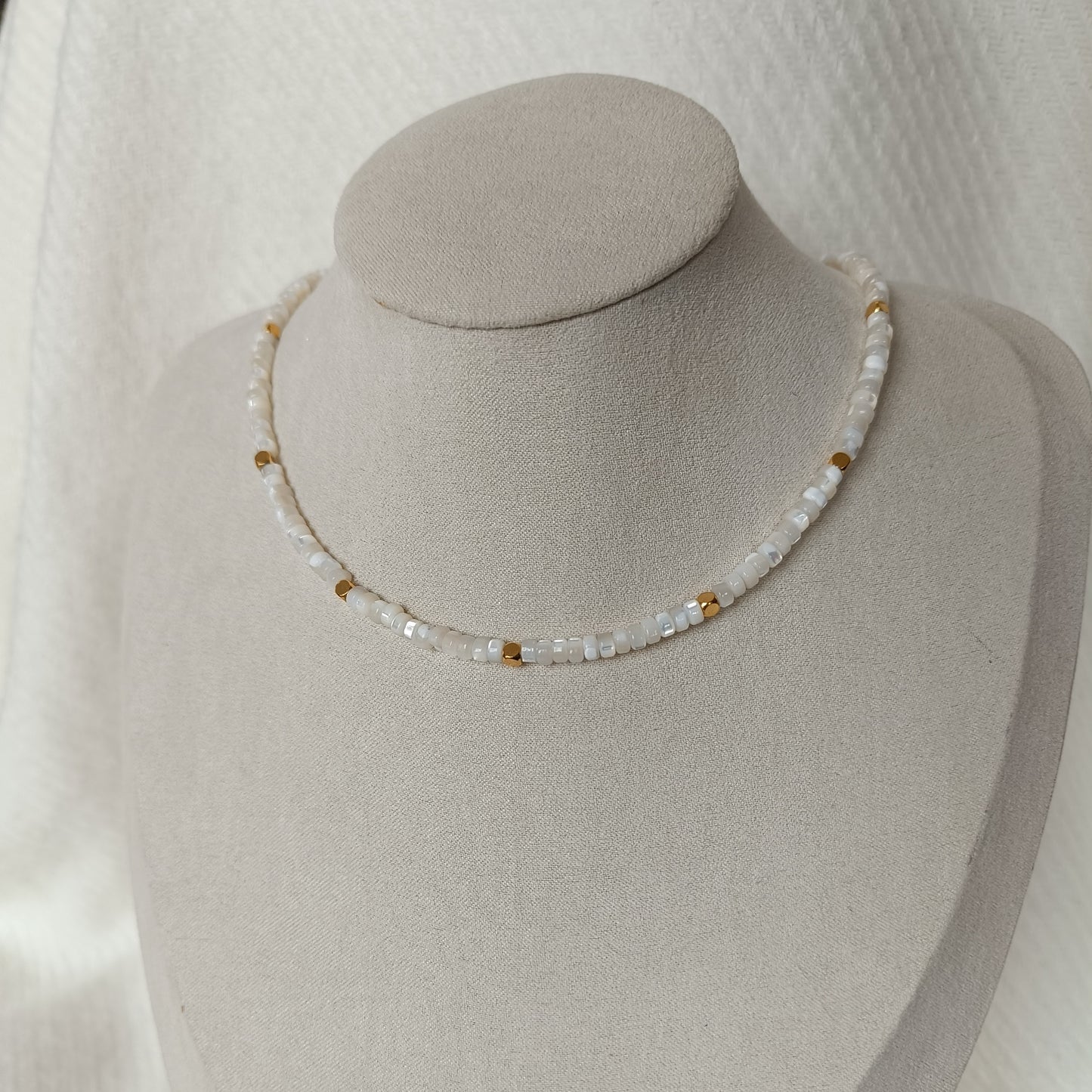 Collier ras de cou Nacre